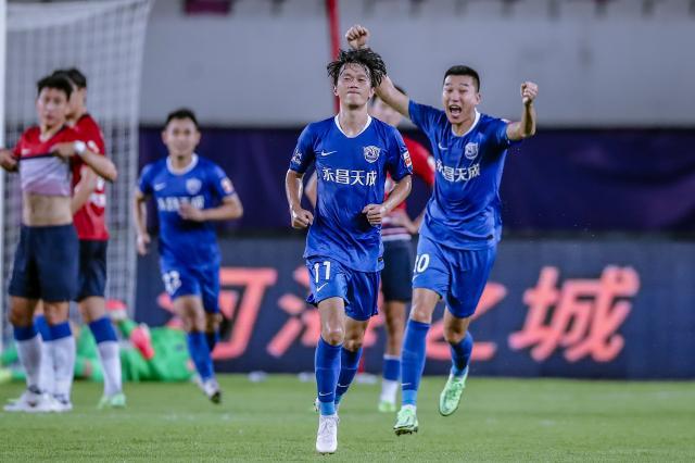 球探体育娱乐-【中超】谢鹏飞任意球破门张校绝平 沧州1比1重庆